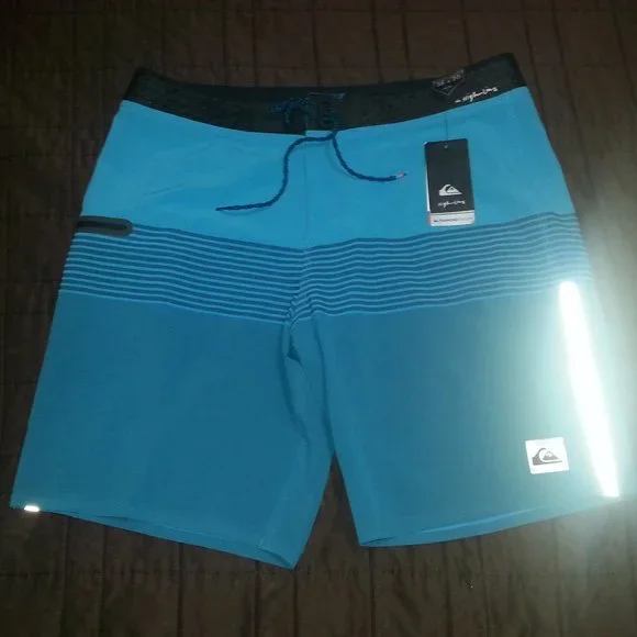 Quiksilver High Line Board Shorts Surf Swim Trunks Water Repellent- Anti-Rash - Picture 4 of 16